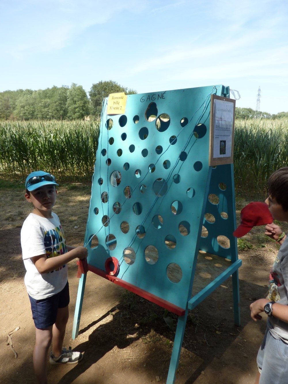 Foucherans  Loisirs. L'aire de jeux dotée d'une tyrolienne